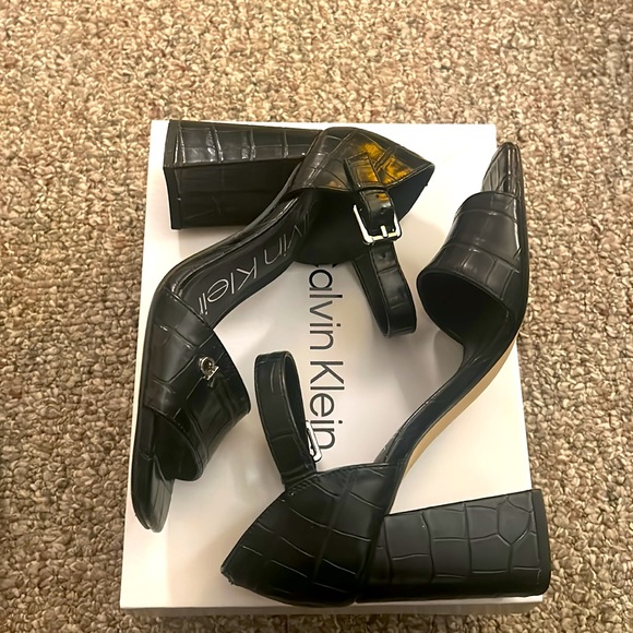 Calvin Klein stacked heel open toe - Picture 2 of 6